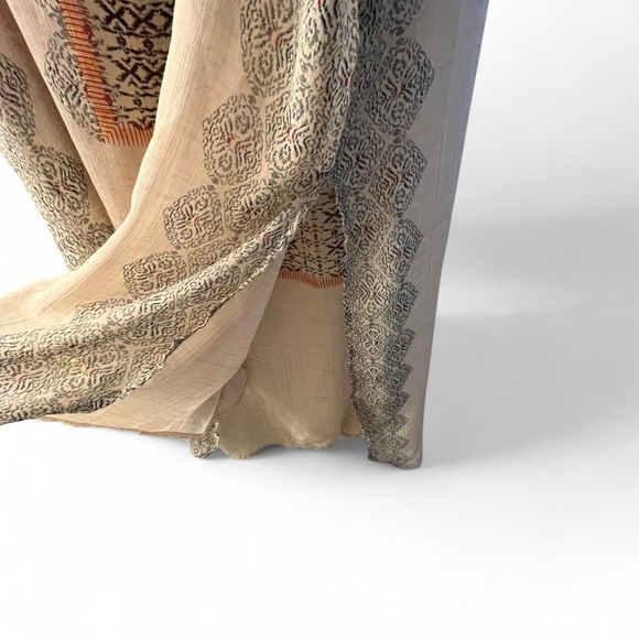 Knox Rose Beige and Gray Patterned Tank Top - Picture 3 of 4